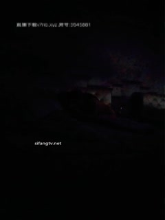 酒店约炮19岁大奶上门兼职嫩妹，胸大态度好，小伙体力棒疯狂抽插得妹子呻吟超大声，没有辜负这对豪乳